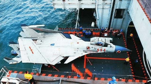 舰载机的高效“搬运夫”：图说航空母舰升降机(图4)