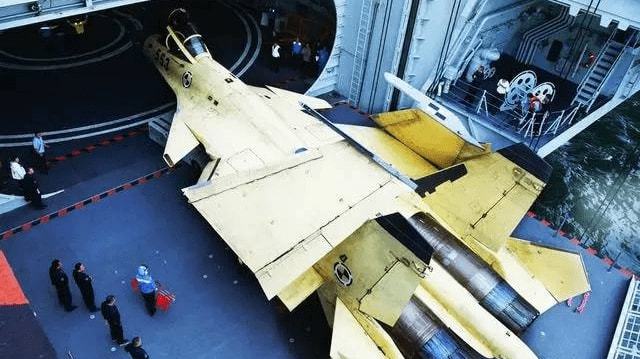舰载机的高效“搬运夫”：图说航空母舰升降机(图2)